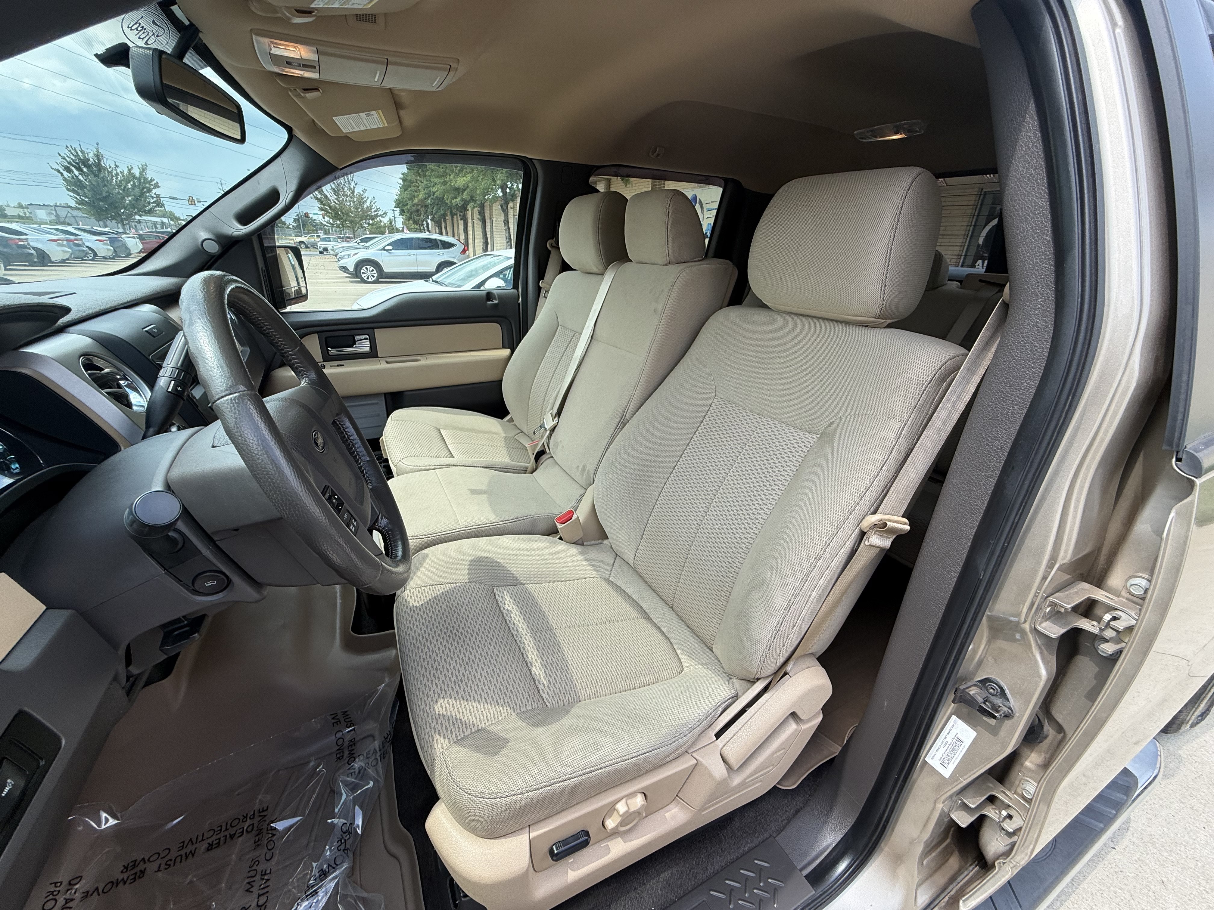 Used 2014 Ford F150 XLT w/ Equipment Group 302A Luxury AWD/4WD image 9