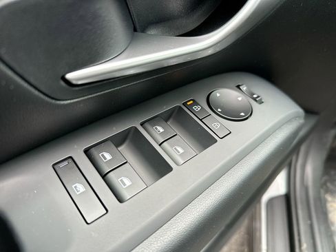 Certified 2025 Hyundai Tucson SE image 30