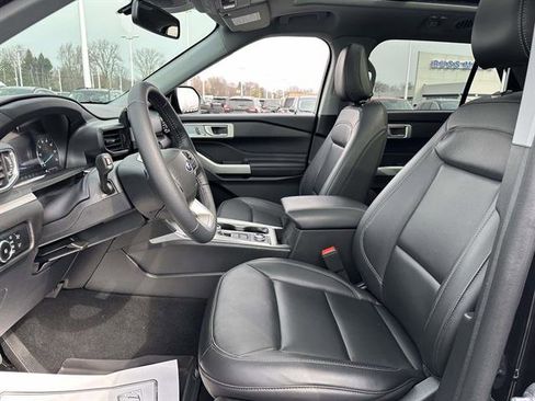 Used 2023 Ford Explorer XLT w/ Equipment Group 202A image 10