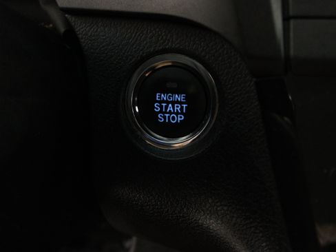 Used 2017 Toyota Sienna Limited FWD image 17