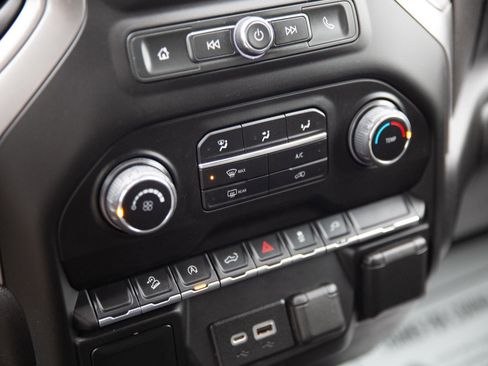 Used 2022 Chevrolet Silverado 1500 Custom Trail Boss image 9