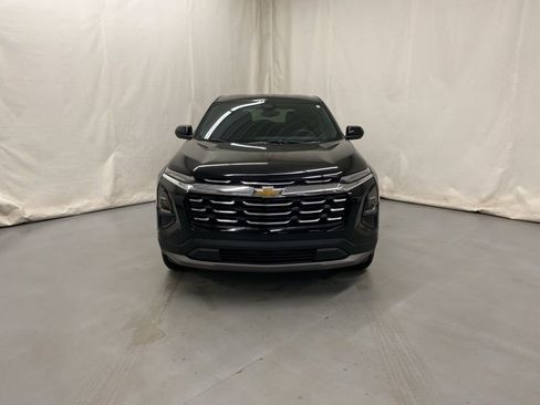 Used 2025 Chevrolet Equinox LT AWD/4WD image 3