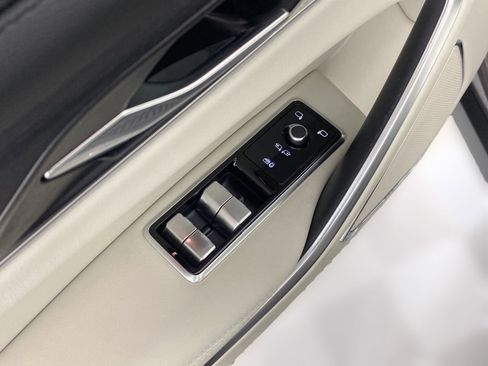 New 2023 Jaguar F-PACE S image 21