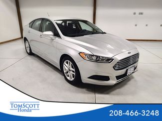 Used 2016 Ford Fusion SE image 1