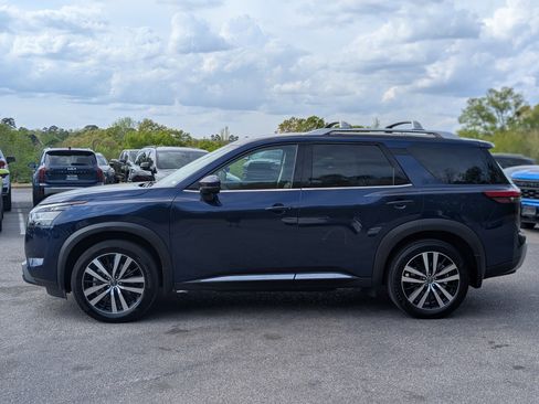 Used 2024 Nissan Pathfinder Platinum w/ Cargo Package image 6