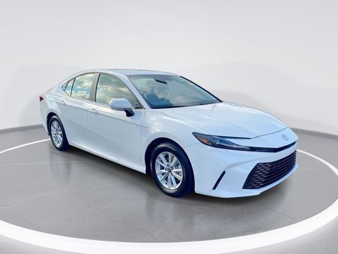 Used 2025 Toyota Camry LE image 1