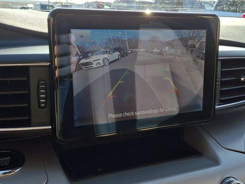 Certified 2024 Ford Explorer XLT w/ Equipment Group 202A image 24