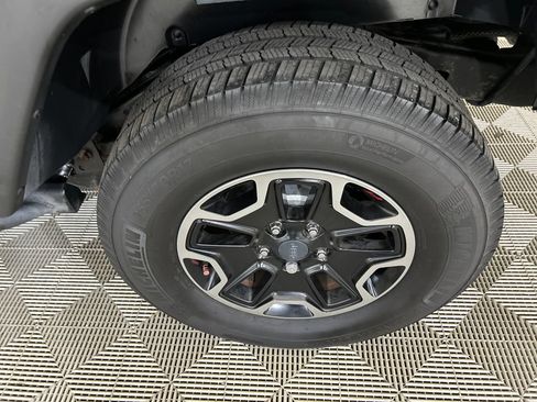 Used 2017 Jeep Wrangler Unlimited Rubicon AWD/4WD image 10