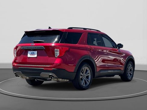 Used 2021 Ford Explorer XLT w/ Equipment Group 202A RWD image 5