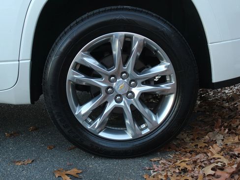 Used 2020 Chevrolet Traverse High Country image 41