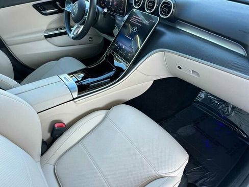 Used 2025 Mercedes-Benz C 300 4MATIC Sedan image 19