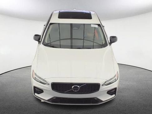 Used 2024 Volvo S60 B5 Plus AWD/4WD image 2