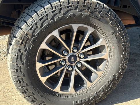 Used 2019 Ford F150 XLT w/ Equipment Group 302A Luxury AWD/4WD image 3