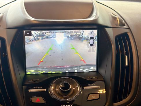 Used 2019 Ford Escape Titanium AWD/4WD image 22