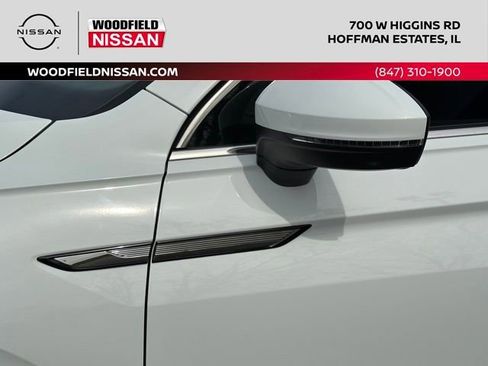 Used 2022 Volkswagen Tiguan SE image 11