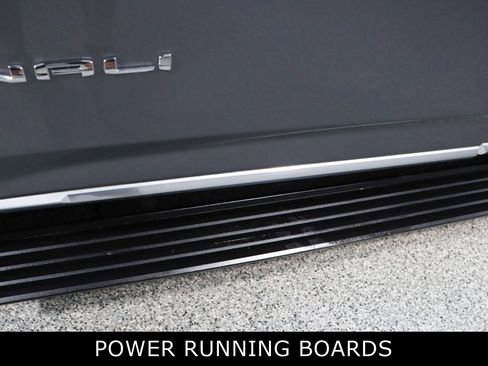 Used 2021 GMC Yukon Denali w/ Denali Premium Package image 12