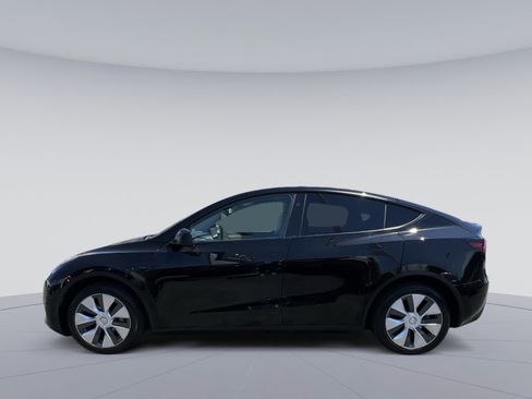Used 2023 Tesla Model Y Long Range AWD/4WD image 6
