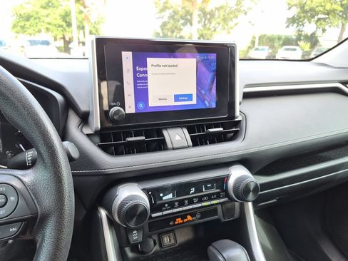 Used 2023 Toyota RAV4 LE FWD image 17