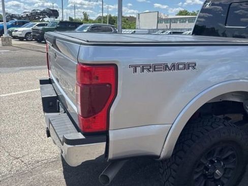 Used 2022 Ford F250 Lariat w/ Tremor Off-Road Package AWD/4WD image 14