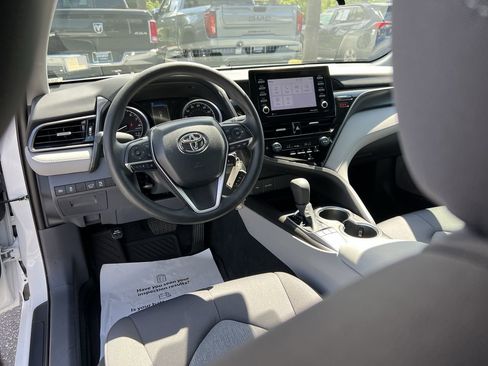 Used 2022 Toyota Camry LE FWD image 30