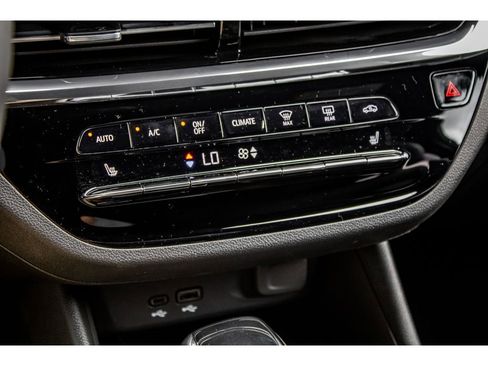 New 2025 Buick Envista Avenir image 32