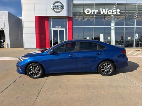 Used 2024 Kia Forte LXS FWD image 2