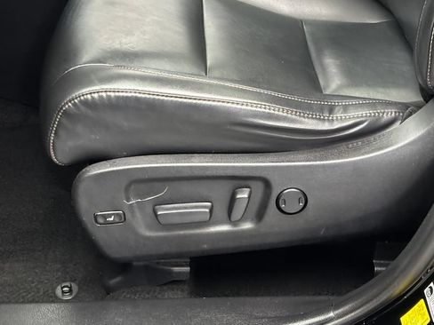Used 2019 Toyota Highlander XLE w/ Protection Package #3 AWD/4WD image 13