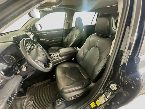 Used 2021 Toyota Highlander Limited AWD/4WD image 13