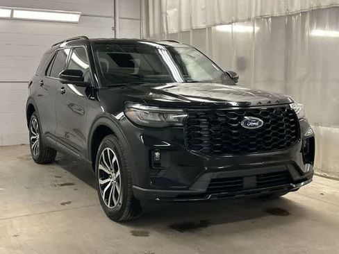 Used 2025 Ford Explorer ST-Line AWD/4WD image 32