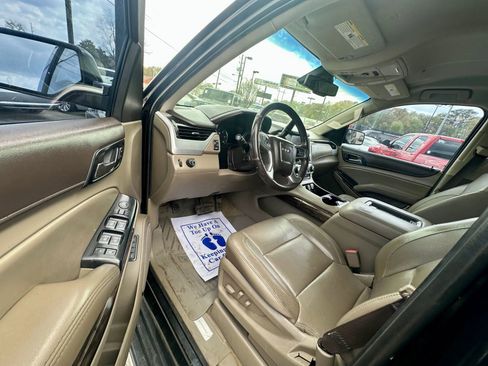 Used 2017 GMC Yukon SLT image 6
