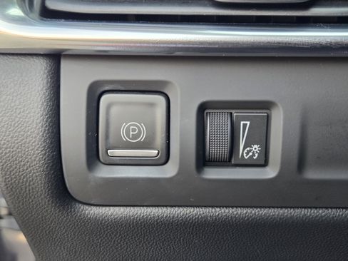 Used 2022 Cadillac XT4 Sport w/ Comfort Package FWD image 22