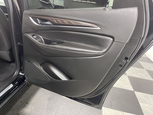 Used 2024 Buick Enclave Avenir image 19