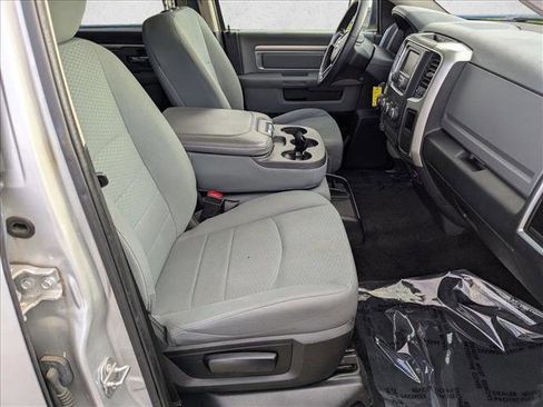 Used 2017 RAM 1500 Classic SLT AWD/4WD image 19
