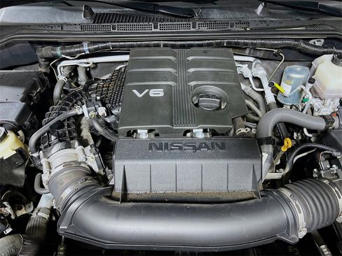 Used 2020 Nissan Frontier PRO-4X image 28