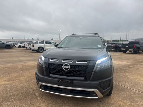 Certified 2025 Nissan Pathfinder Rock Creek image 5