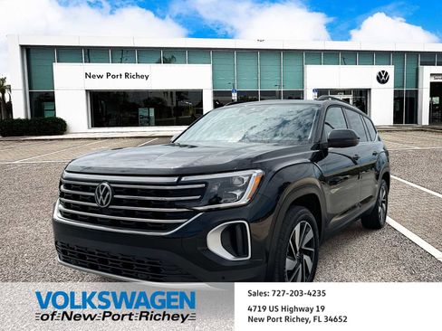 Used 2024 Volkswagen Atlas SE image 1