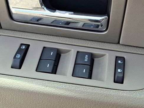 Used 2010 Ford F150 XLT image 16