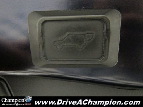 Used 2021 Toyota RAV4 XLE w/ Convenience Package image 16