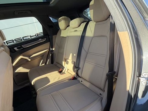 Used 2023 Porsche Cayenne image 48