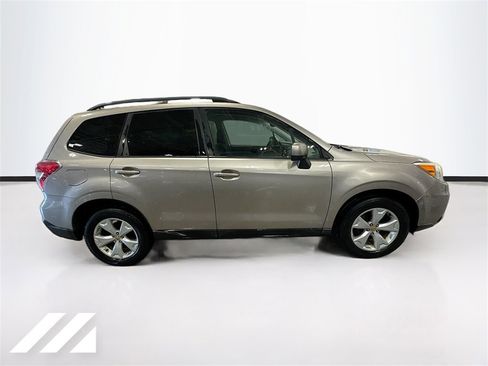 Used 2015 Subaru Forester 2.5i Premium image 4