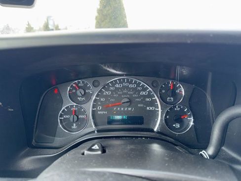 Used 2022 Chevrolet Express 2500 w/ Communications Package image 10
