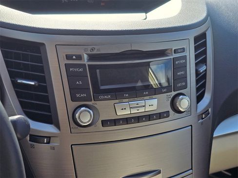 Used 2013 Subaru Outback 2.5i Premium w/ All-Weather Pkg image 61