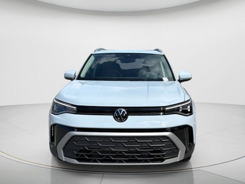 New 2026 Volkswagen Taos SE FWD image 2