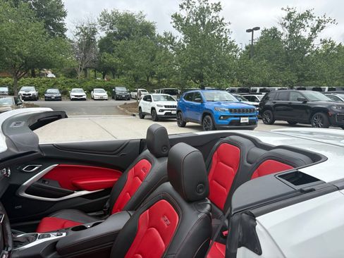 Used 2018 Chevrolet Camaro SS RWD image 25