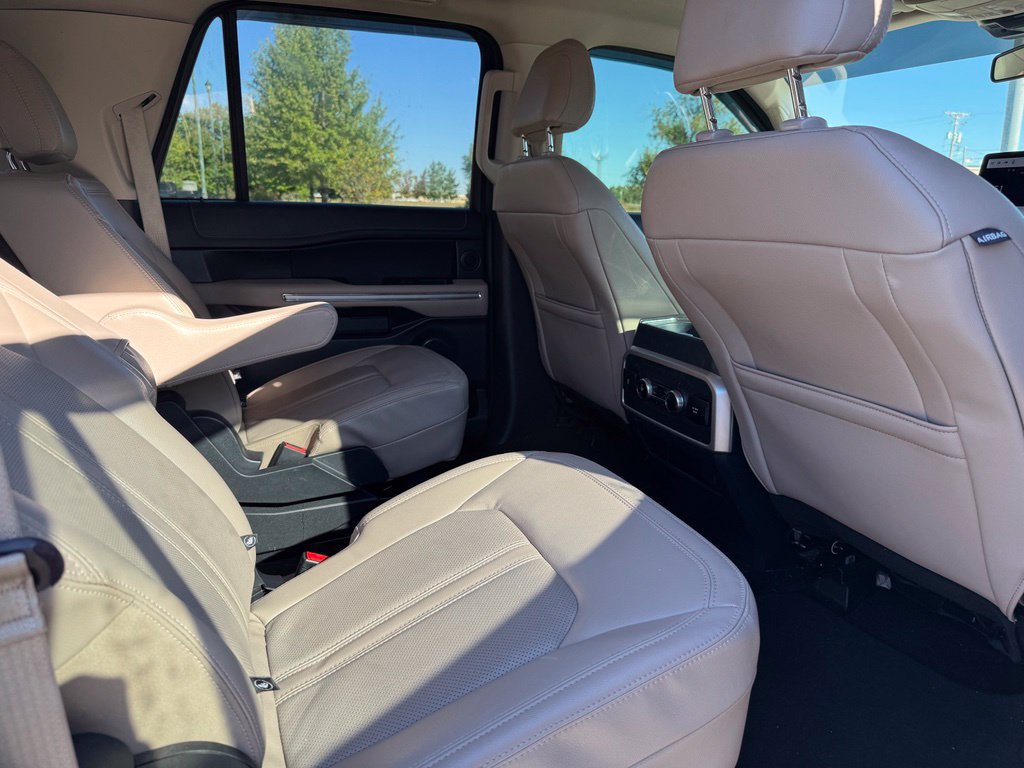 Used 2023 Ford Expedition Max Limited AWD/4WD image 13