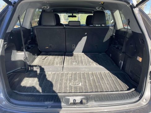 Used 2015 Toyota Highlander LE image 48