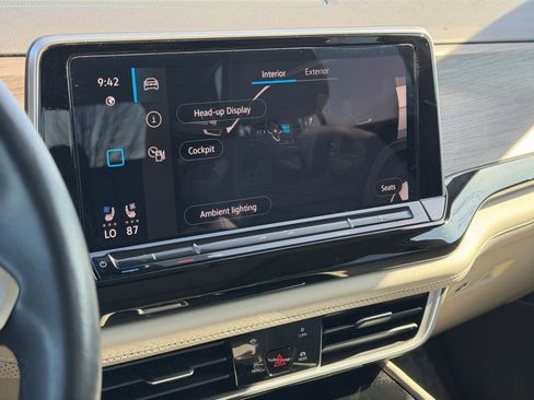 Used 2024 Volkswagen Atlas SEL Premium R-Line image 31