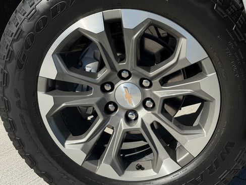 Certified 2025 Chevrolet Silverado 1500 High Country w/ Technology Package image 10