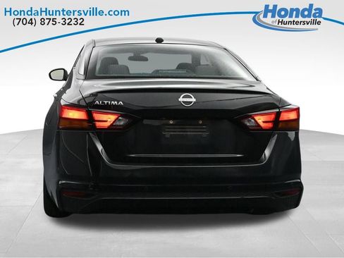 Used 2025 Nissan Altima 2.5 SV FWD image 7