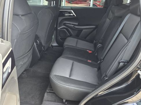 Used 2023 Mitsubishi Outlander ES FWD image 17